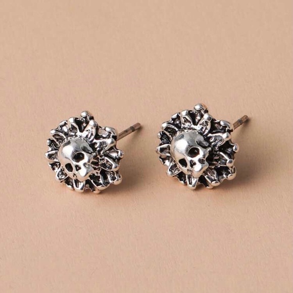 Unisex Skull Earrings - Picture 2 of 5